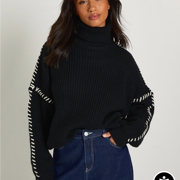 Boohoo Black Turtleneck Sweater with White Detailing - Medium - Picture 4 of 7